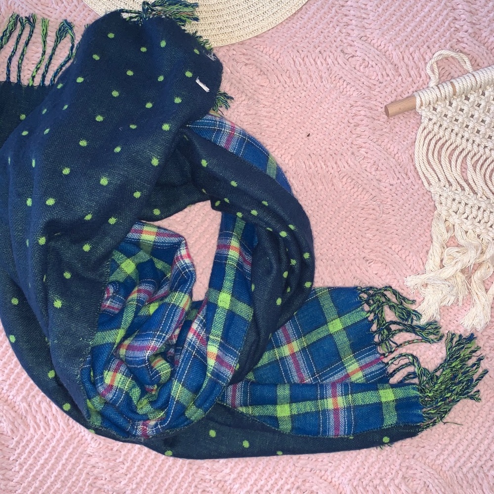 🔥DEAL🔥 ‘HOLLISTER” scarf